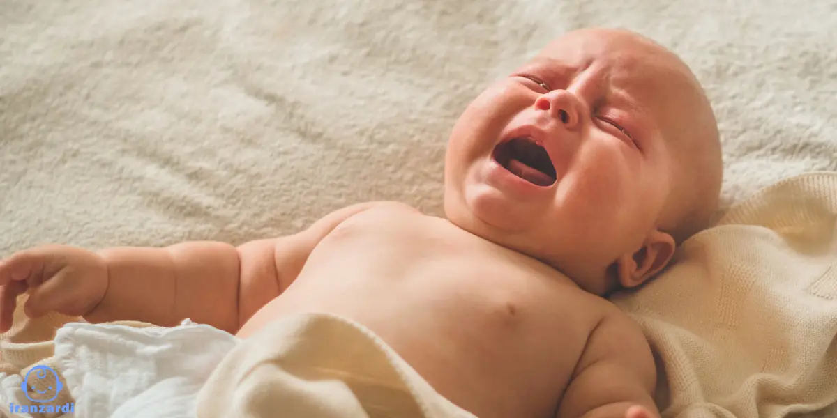 خستگی، بی حالی و گریه نوزاد از علائم زردی ناشی از شیر مادر است.